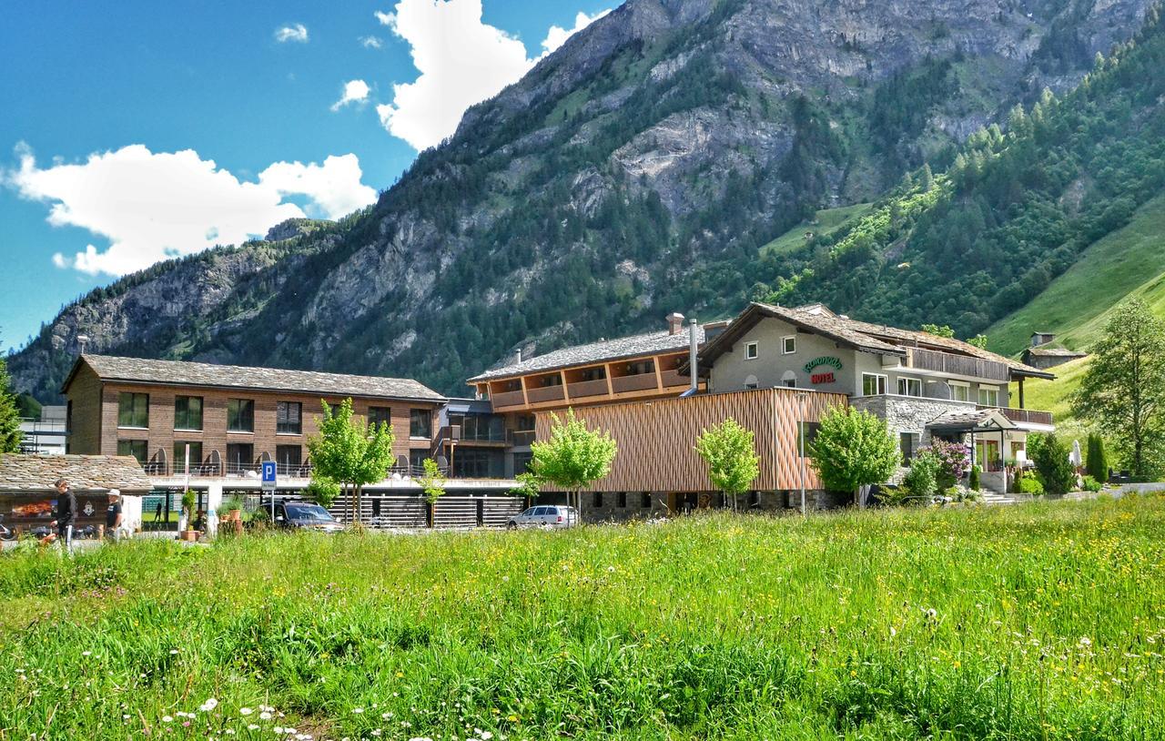 Hotel Rovanada Wellness & Bergnatur Vals Esterno foto